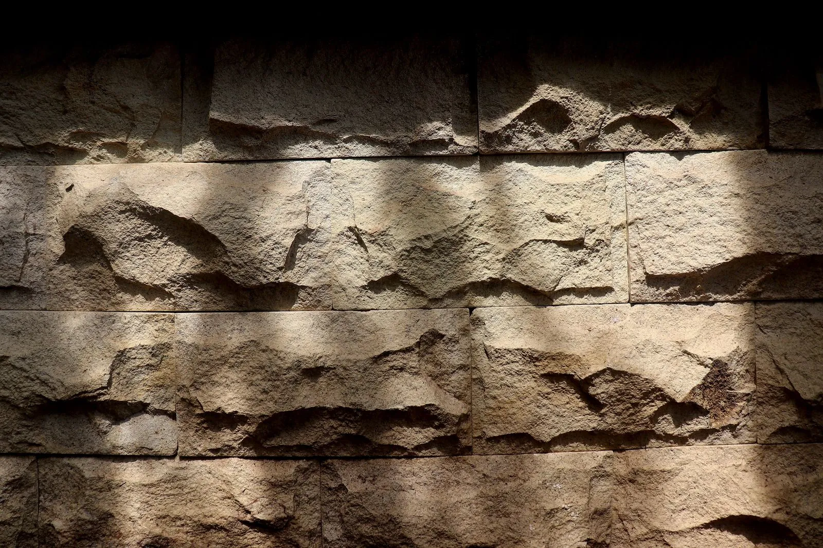 When Does a Stone Wall Need Repair?